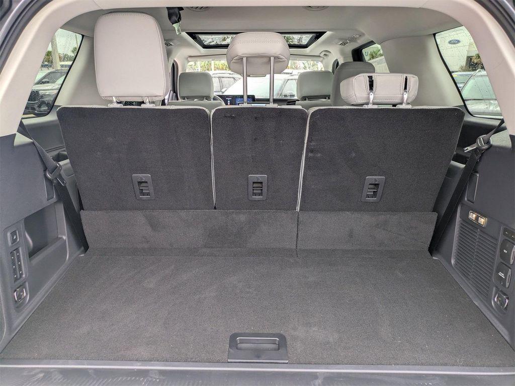 new 2025 Ford Expedition car, priced at $71,730