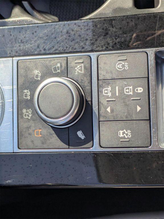 used 2019 Land Rover Discovery car, priced at $17,500