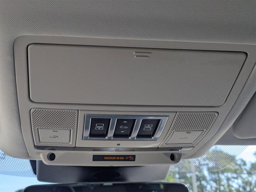 used 2019 Land Rover Discovery car, priced at $17,500