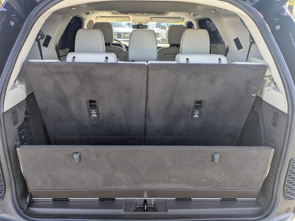 used 2019 Land Rover Discovery car, priced at $17,500