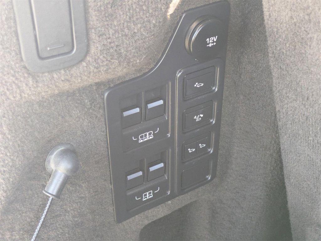 used 2019 Land Rover Discovery car, priced at $17,500