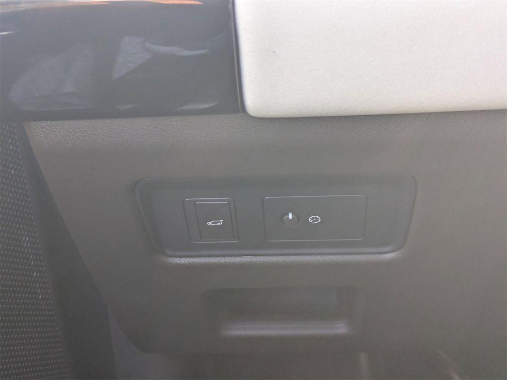 used 2019 Land Rover Discovery car, priced at $17,500