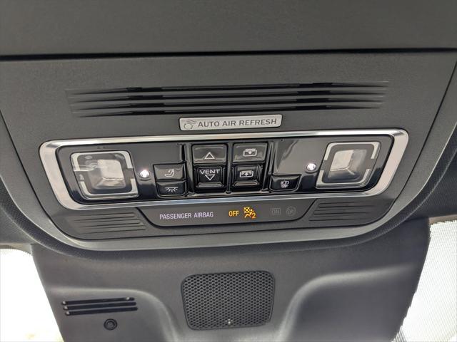 used 2025 Lincoln Navigator car, priced at $101,500