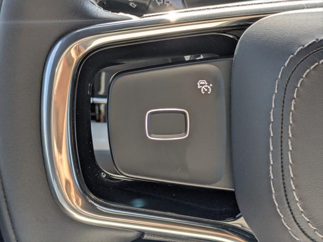 used 2025 Lincoln Navigator car, priced at $101,500