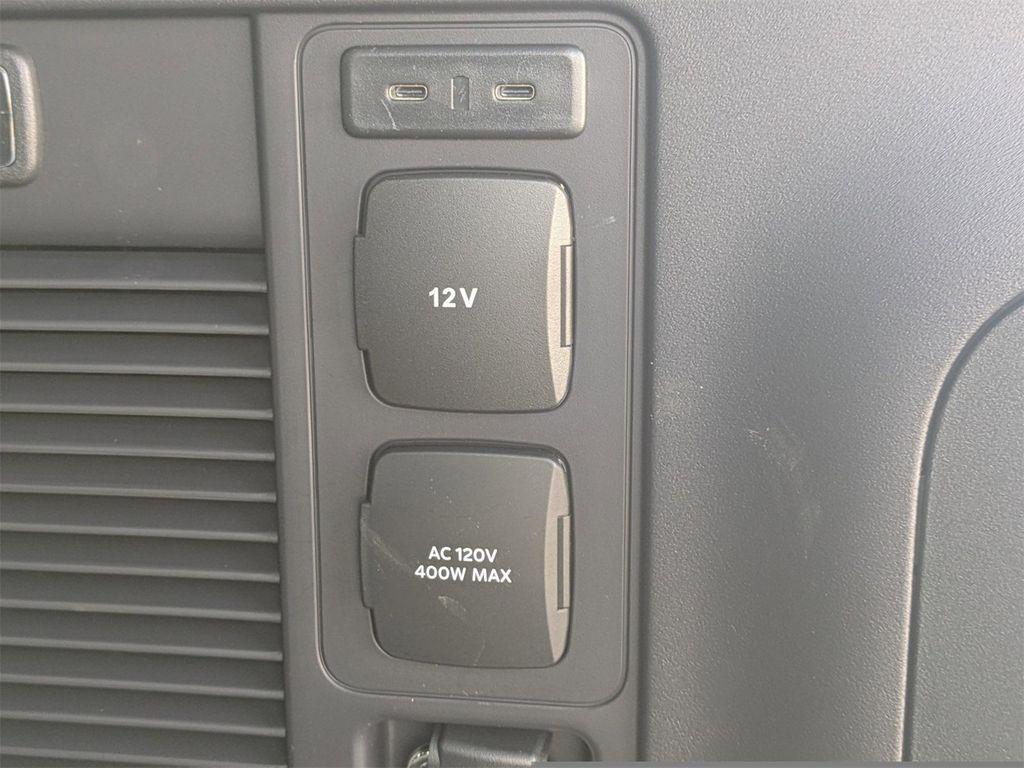 new 2025 Ford Expedition car, priced at $80,025