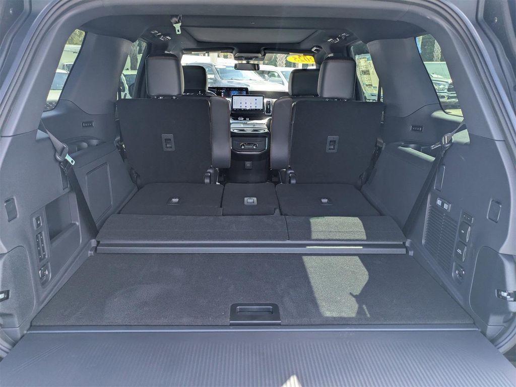 new 2025 Ford Expedition car, priced at $80,025