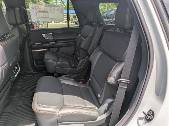 new 2025 Ford Expedition car, priced at $84,265