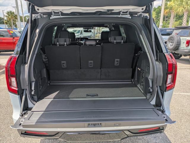 new 2025 Ford Expedition car, priced at $84,265