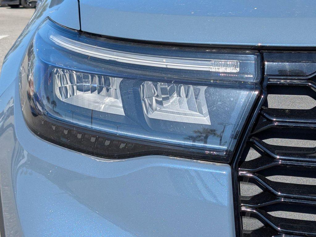 new 2025 Ford Explorer car, priced at $51,440