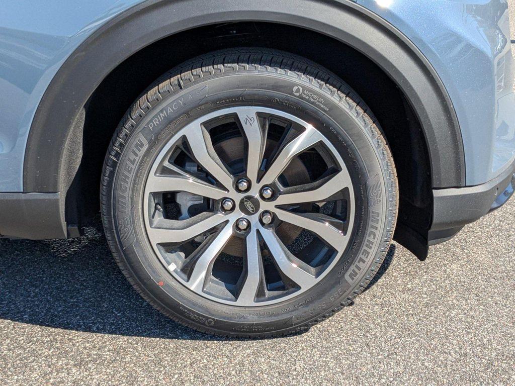 new 2025 Ford Explorer car, priced at $51,440