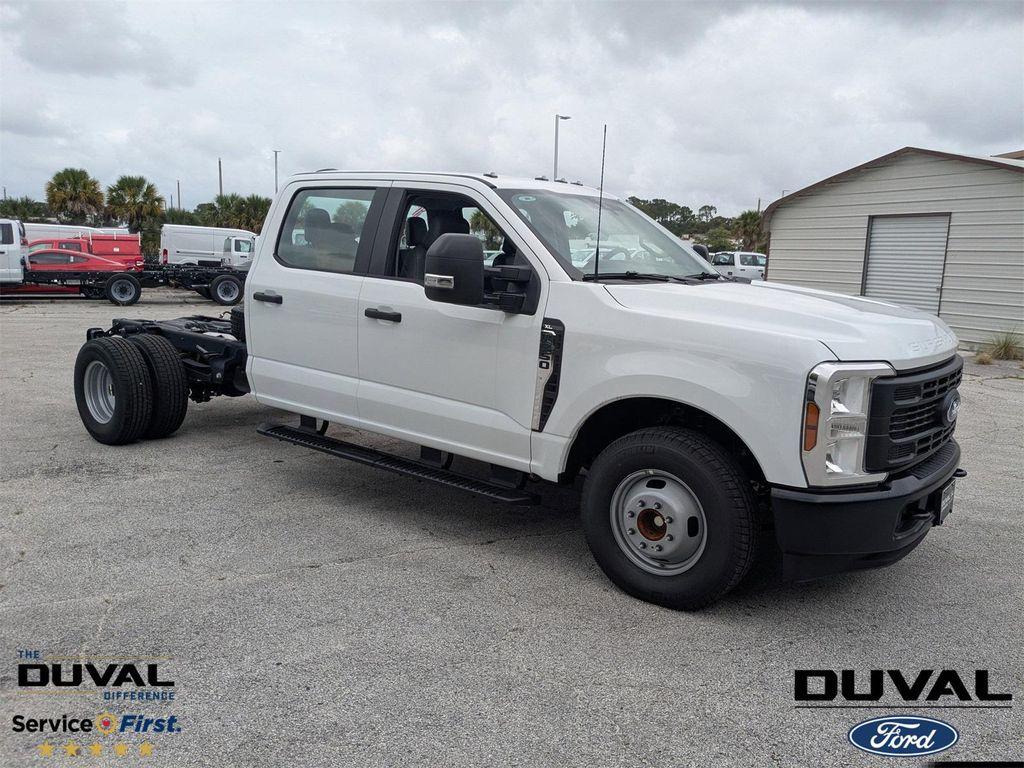 new 2025 Ford F-350 car, priced at $56,920
