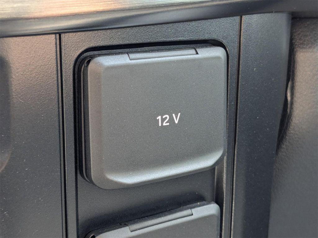 new 2025 Ford F-250 car, priced at $78,910