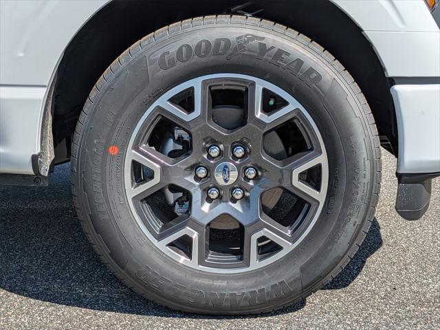 new 2025 Ford F-150 car, priced at $41,202