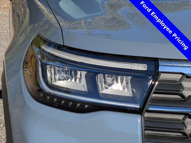 new 2025 Ford Explorer car, priced at $39,192