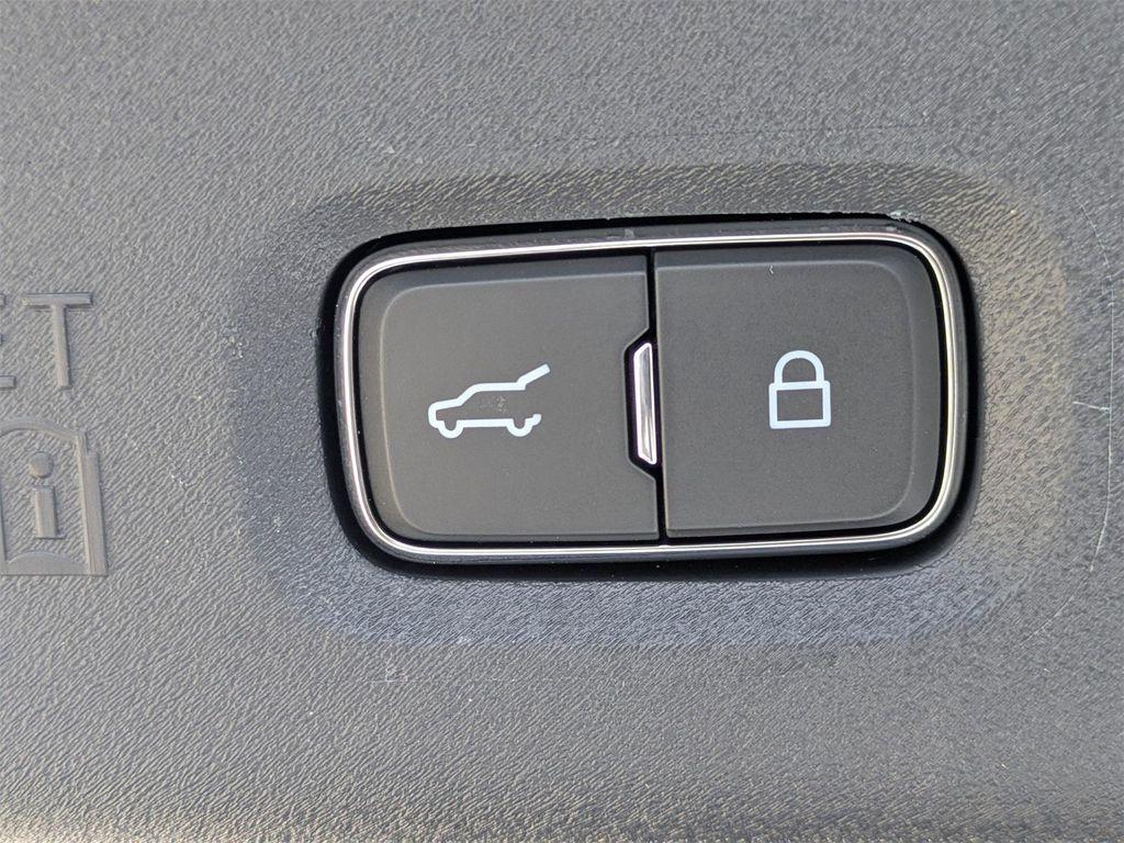 used 2025 Ford Expedition car, priced at $60,606