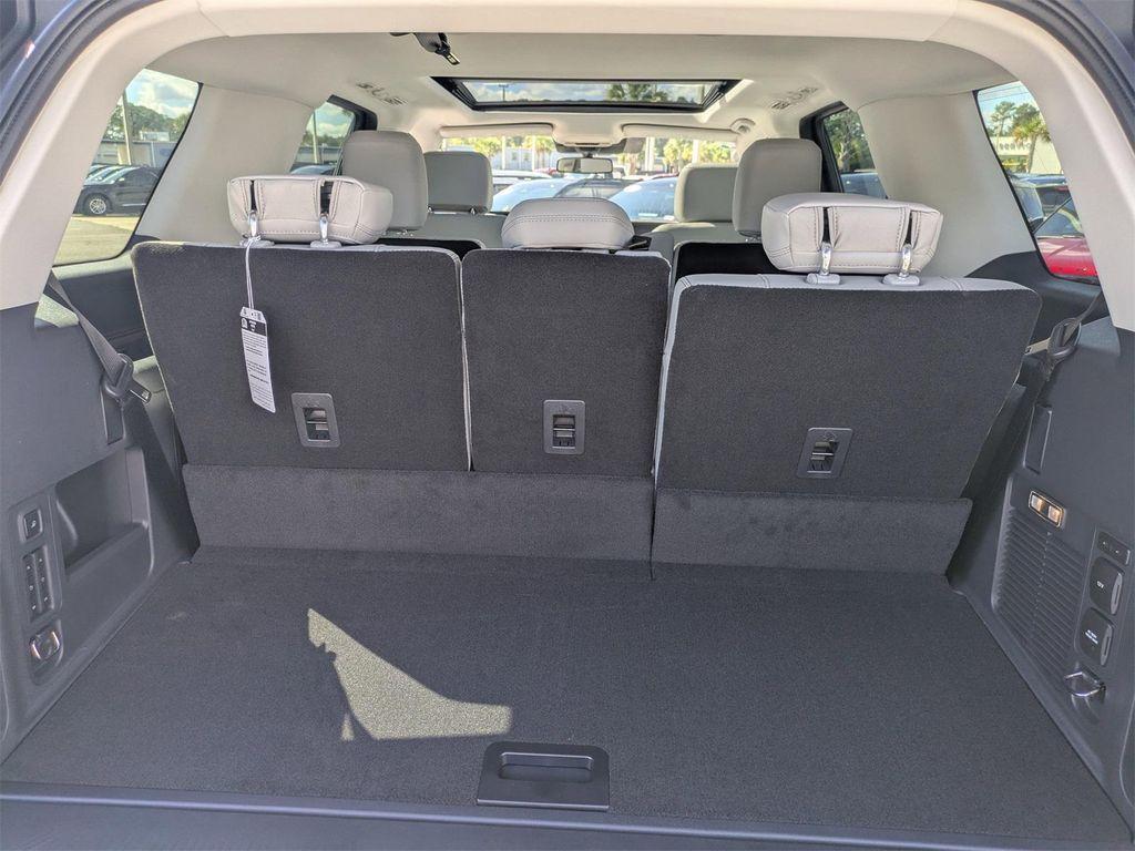 new 2025 Ford Expedition car, priced at $69,385