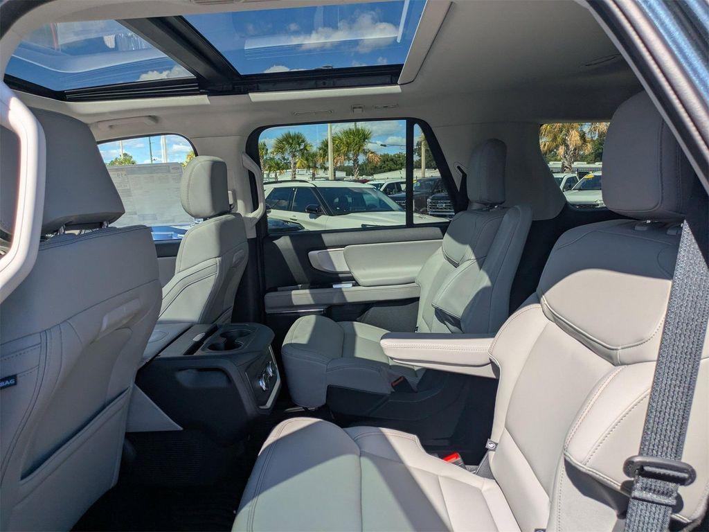 new 2025 Ford Expedition car, priced at $69,385