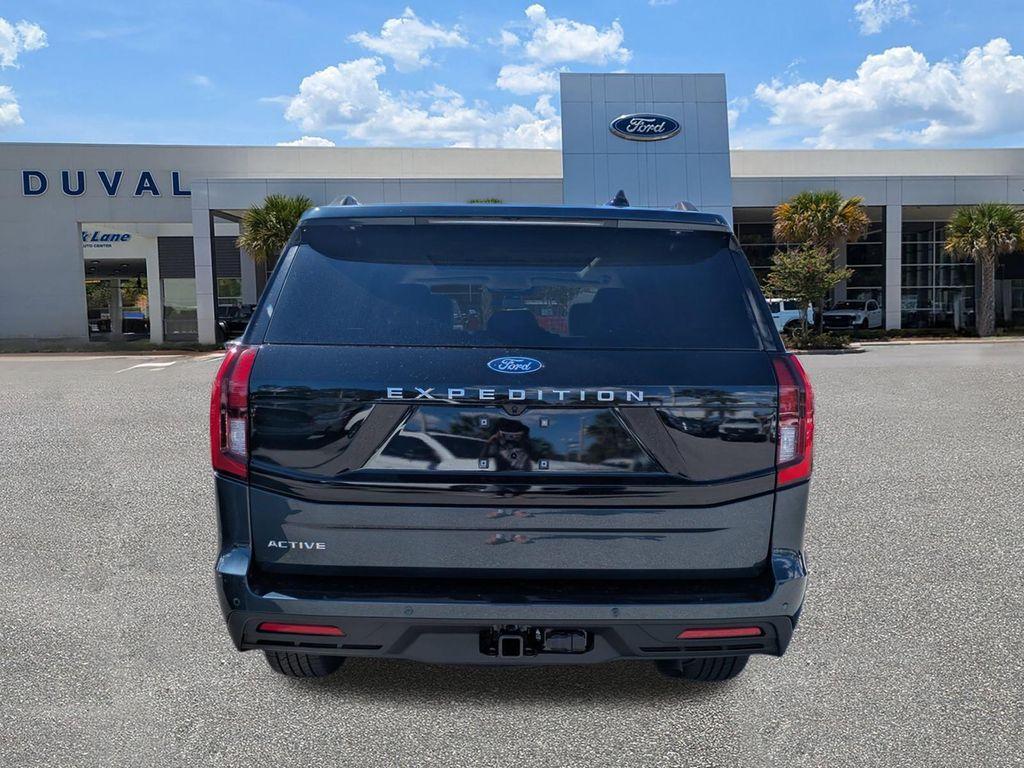 new 2025 Ford Expedition car, priced at $69,385