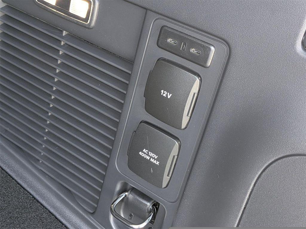 new 2025 Ford Expedition car, priced at $69,385