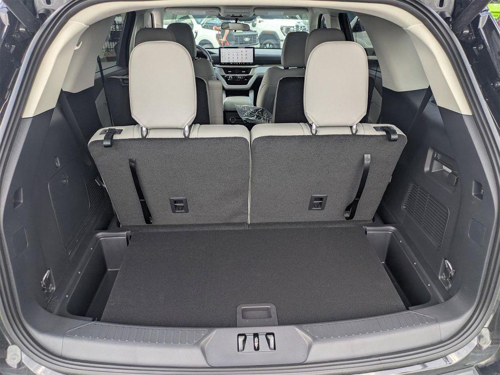 new 2025 Ford Explorer car, priced at $40,975