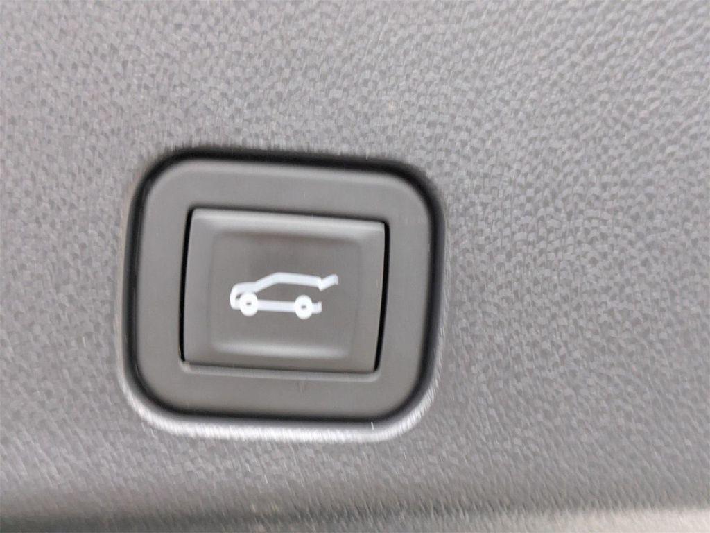 used 2024 Chevrolet Traverse car, priced at $44,000