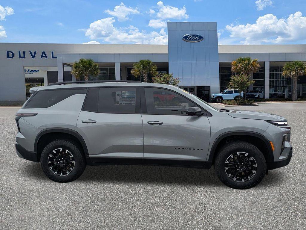 used 2024 Chevrolet Traverse car, priced at $44,000