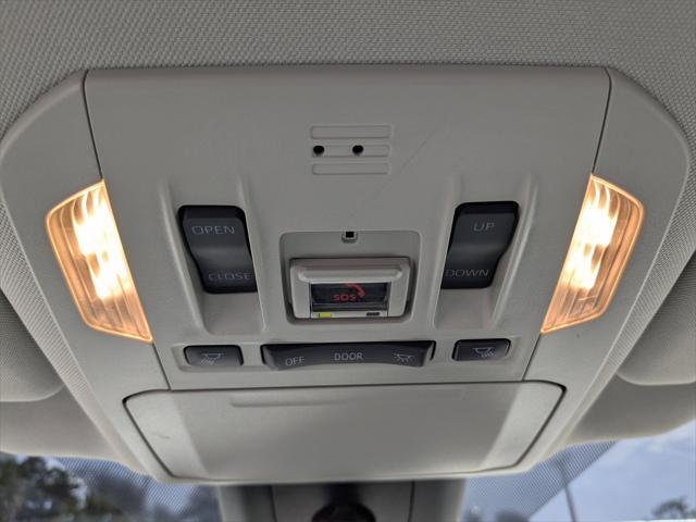 used 2023 Toyota Highlander car, priced at $37,500