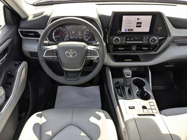 used 2023 Toyota Highlander car, priced at $37,500