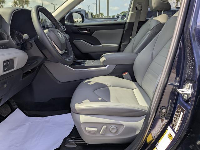 used 2023 Toyota Highlander car, priced at $37,500