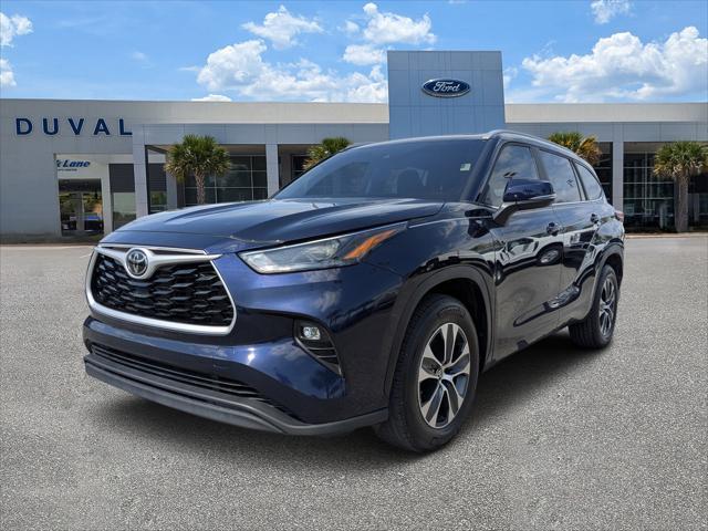 used 2023 Toyota Highlander car, priced at $37,500