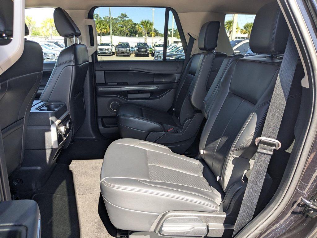used 2024 Ford Expedition car, priced at $40,500