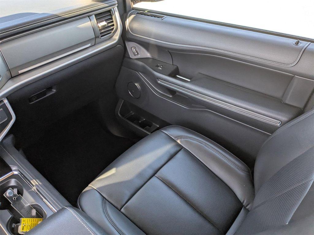 used 2024 Ford Expedition car, priced at $40,500