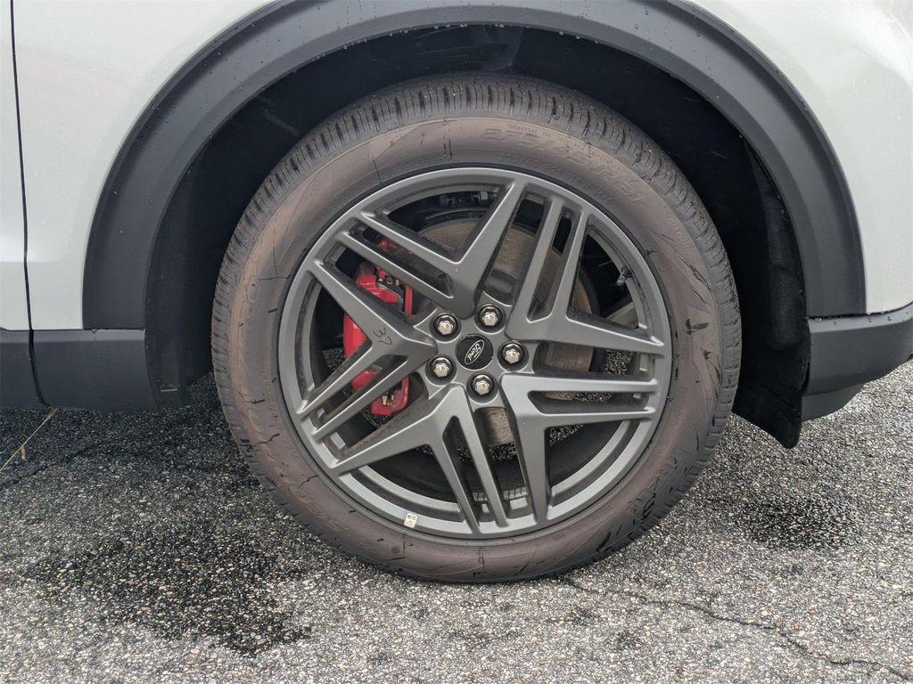 new 2025 Ford Explorer car, priced at $48,475