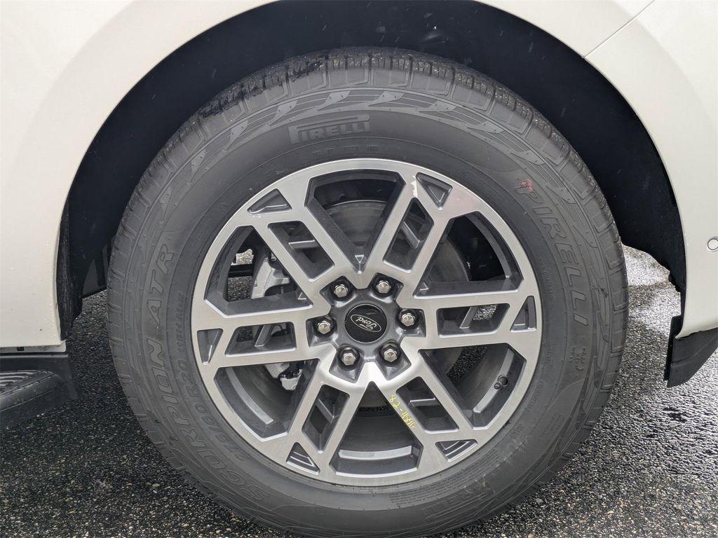 new 2025 Ford Expedition car, priced at $72,725