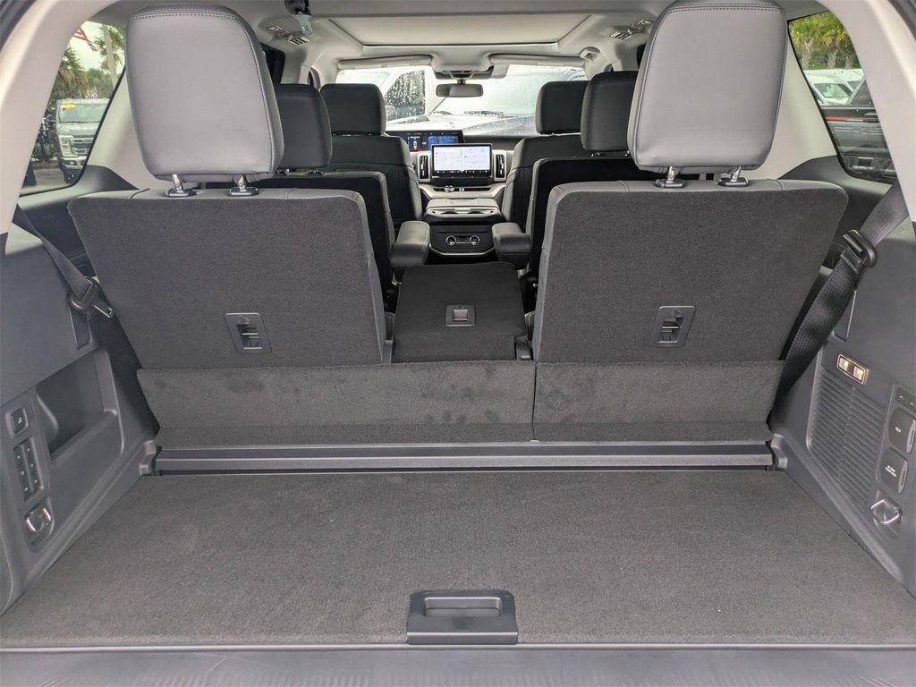 new 2025 Ford Expedition car, priced at $72,725