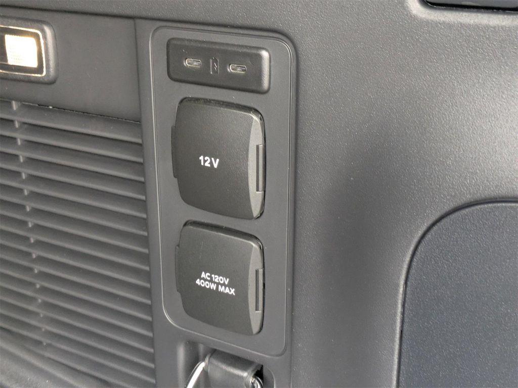 new 2025 Ford Expedition car, priced at $72,725