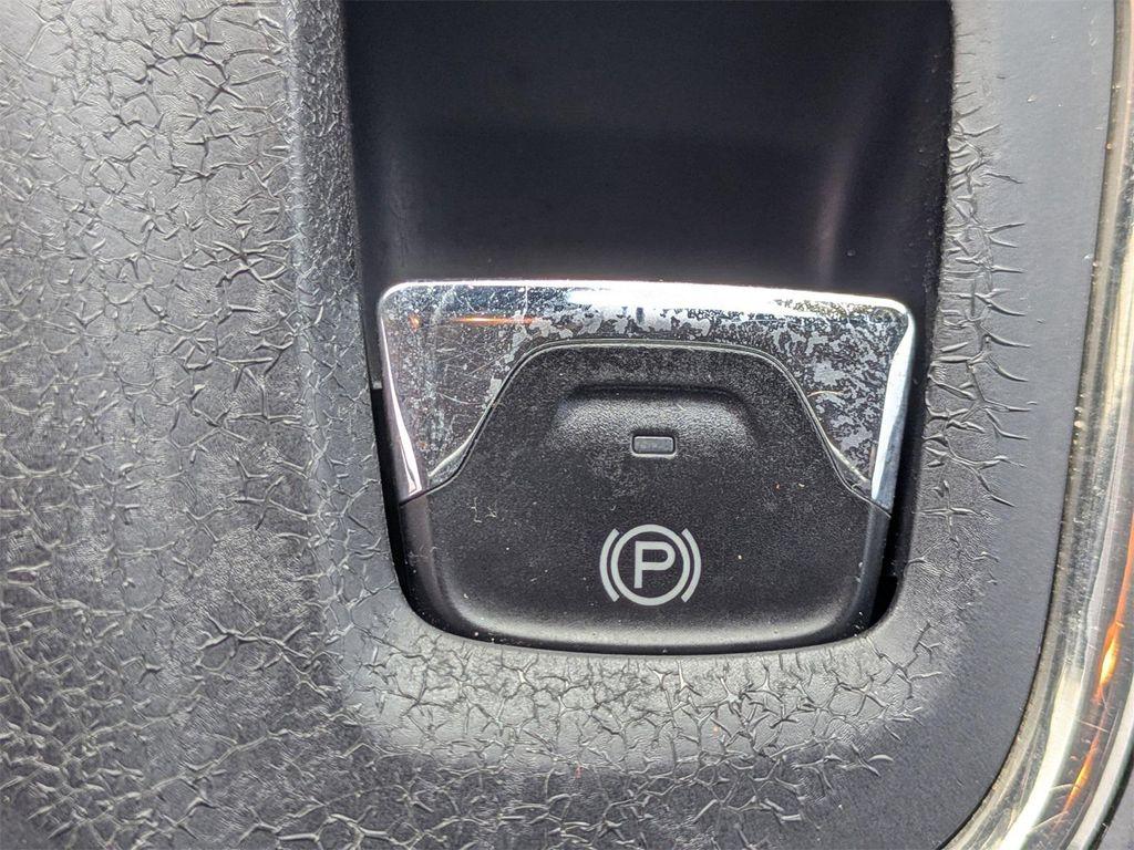 used 2015 Chrysler 200 car, priced at $5,234