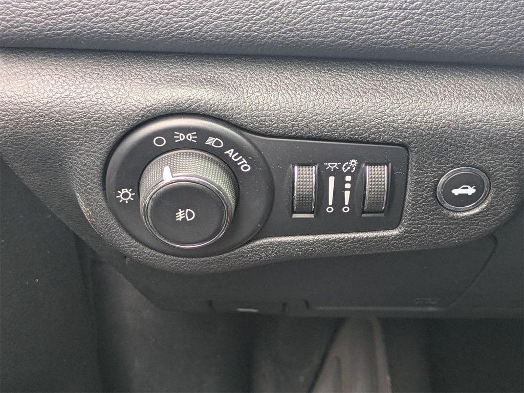 used 2015 Chrysler 200 car, priced at $5,234