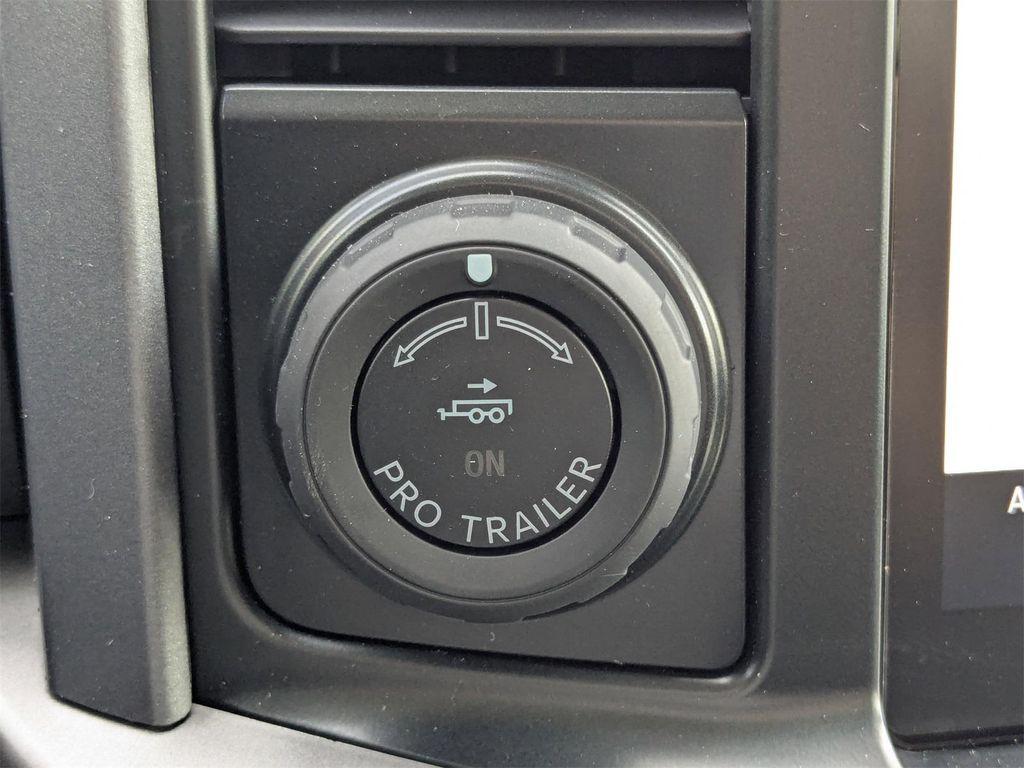 new 2025 Ford F-150 car, priced at $52,620
