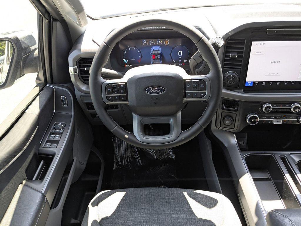 new 2025 Ford F-150 car, priced at $52,620