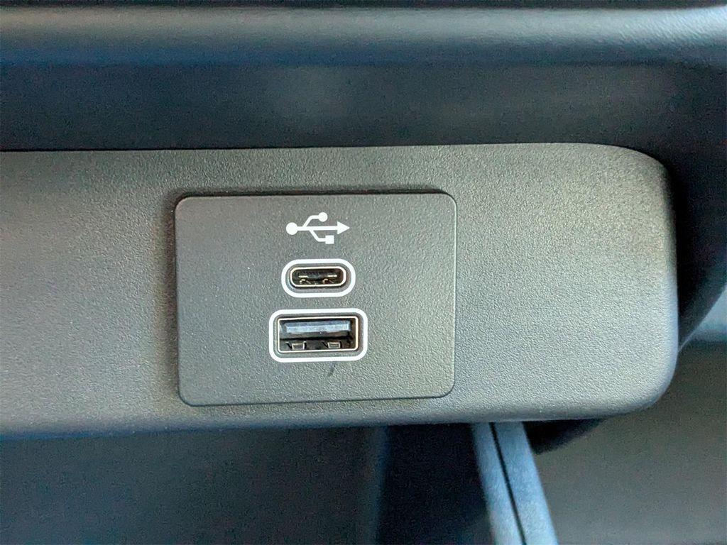 new 2025 Ford Maverick car, priced at $33,076