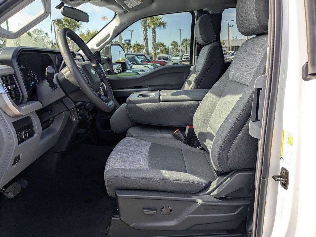 new 2025 Ford F-350 car, priced at $53,920