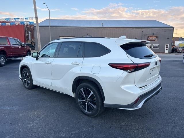 used 2021 Toyota Highlander car, priced at $32,589