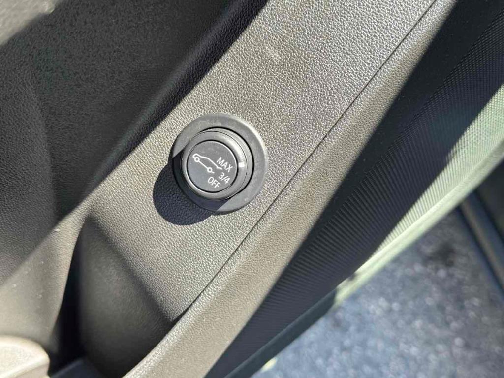 used 2023 Chevrolet Equinox car, priced at $28,900