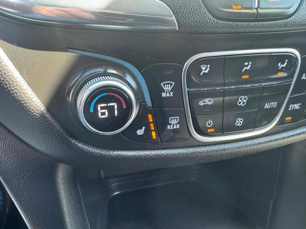 used 2023 Chevrolet Equinox car, priced at $28,900