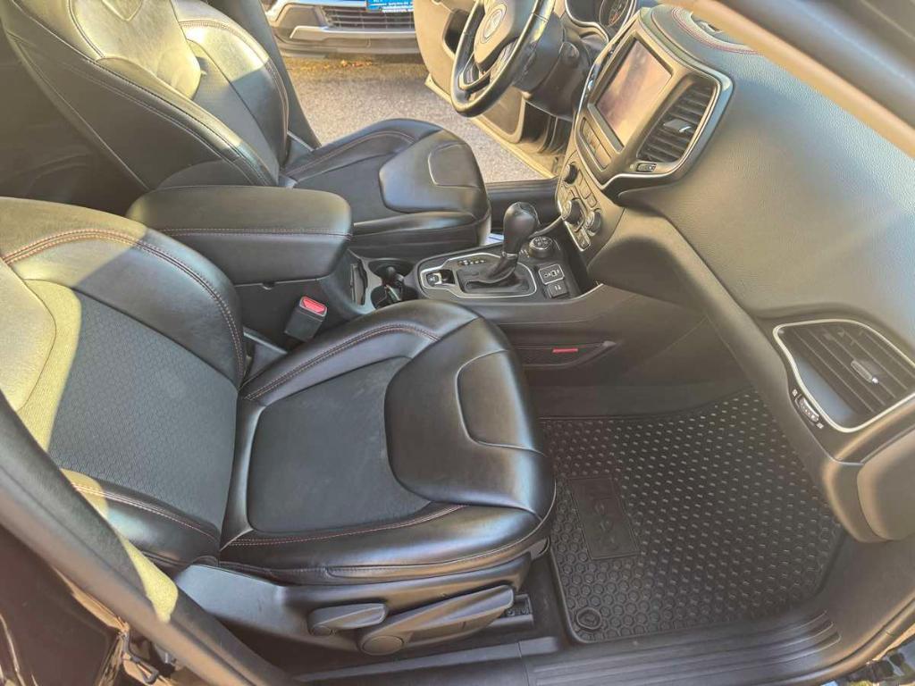 used 2020 Jeep Cherokee car, priced at $25,900