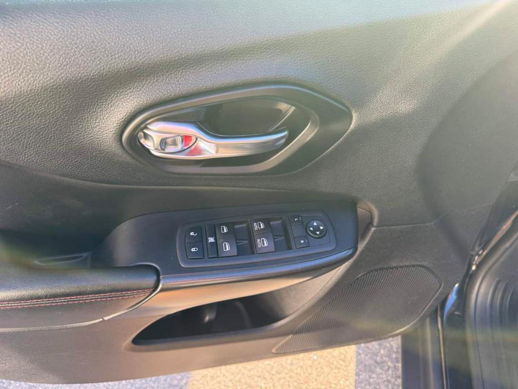 used 2020 Jeep Cherokee car, priced at $25,900