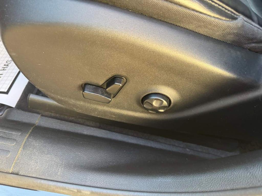 used 2020 Jeep Cherokee car, priced at $25,900