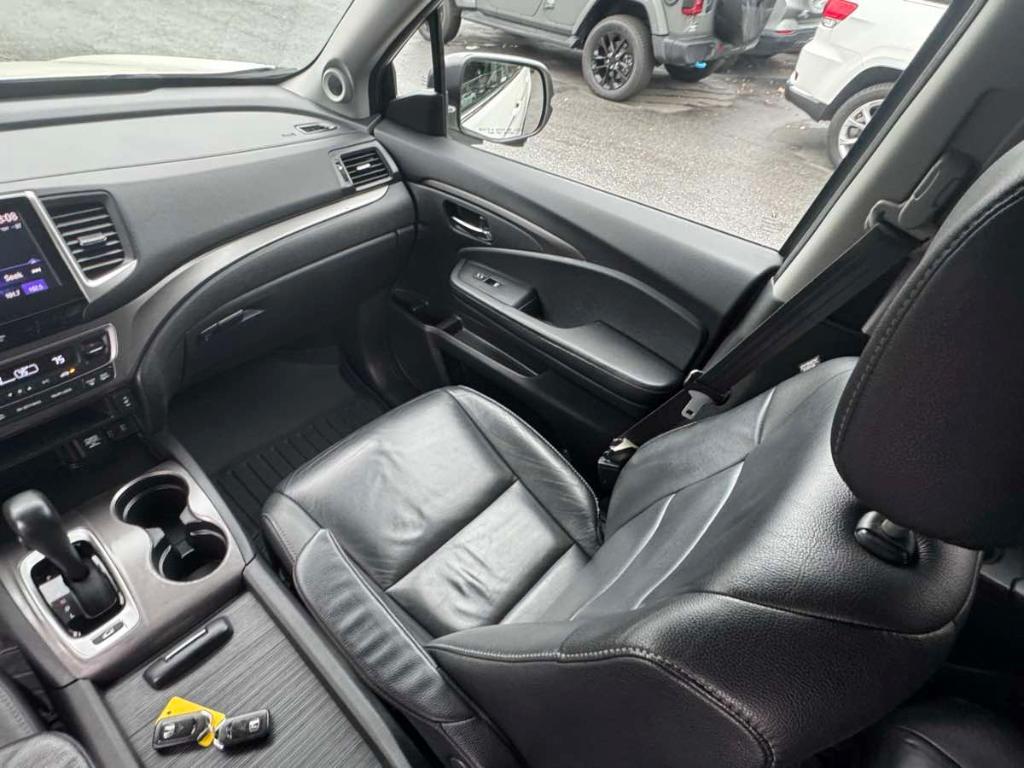 used 2017 Honda Pilot car, priced at $18,900