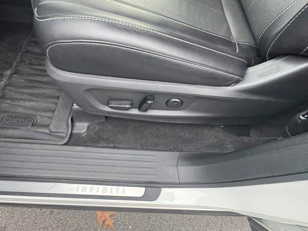 used 2024 INFINITI QX60 car, priced at $39,900